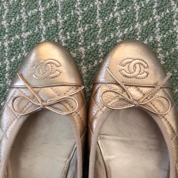 CHANEL Shoes - Beautiful gold Chanel flats